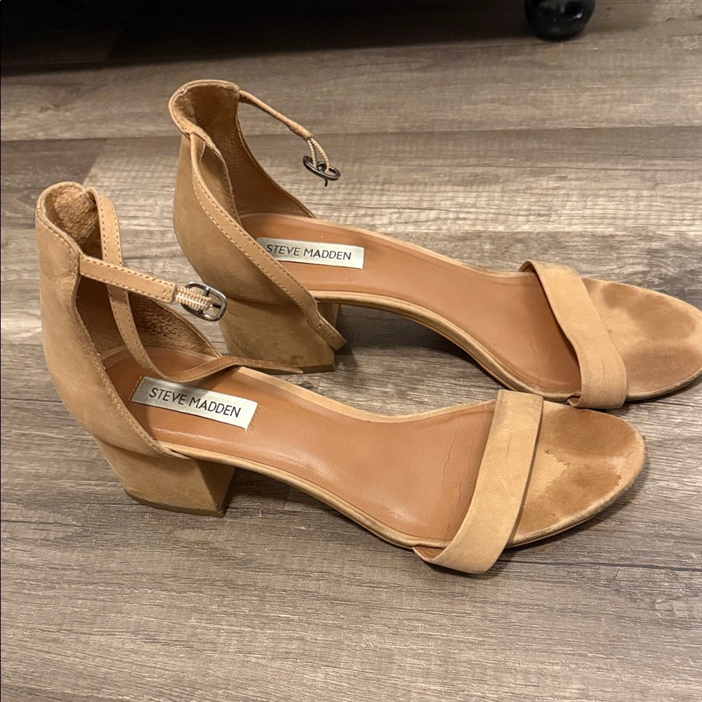 Steve Madden Sz 10 Beige Block Heel Sandals
